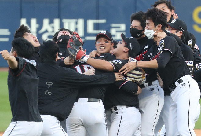 '이겼다'<YONHAP NO-3099>