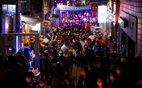 하루 앞둔 핼러윈 데이, 이태원 불야성