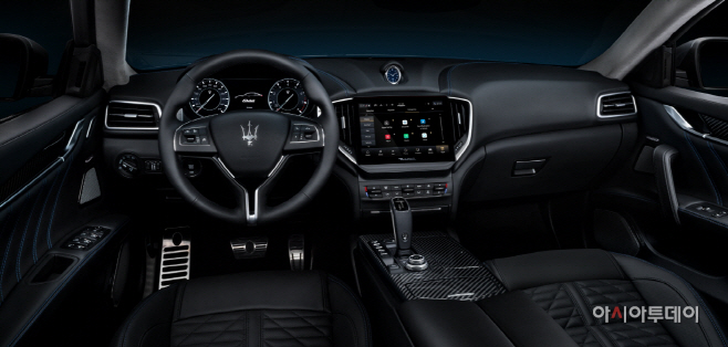 뉴 기블리 하이브리드_센터페시아