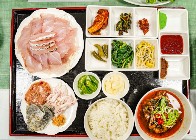 목포 나혼자 남도밥상 선보인다 (민어회세트)