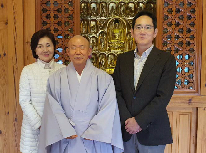 이재용 부회장, 창립기념일에 합천 해인사 방문