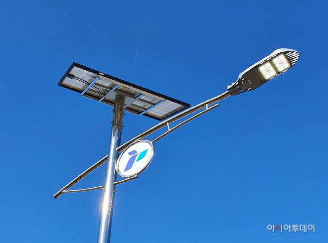 (사진3) LED 태양광 가로등 전경
