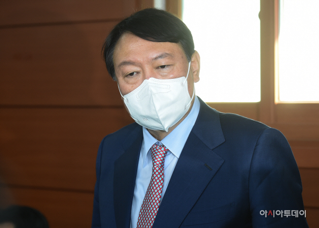 [포토]남대문시장 상인연합회 간담회서 발언하는 윤석열