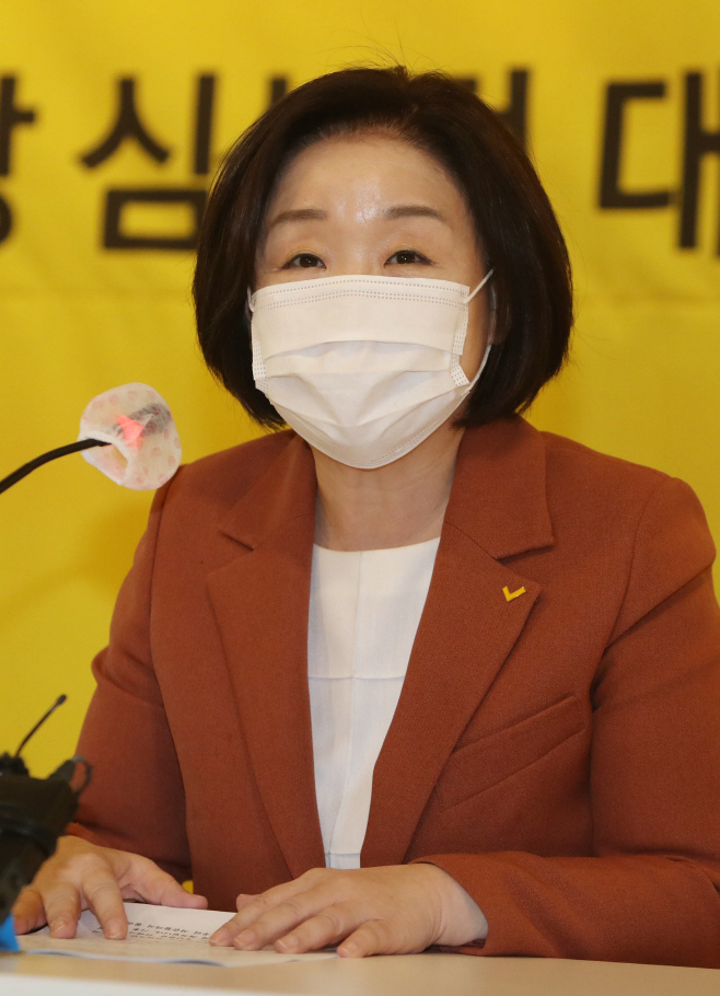 대구서 기자회견 하는 심상정<YONHAP NO-3646>