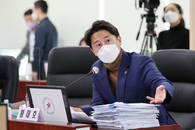 황대호 의원, 결국 깜깜이 행정”