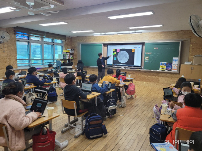 한내초 온라인콘텐츠활용 사진(1)