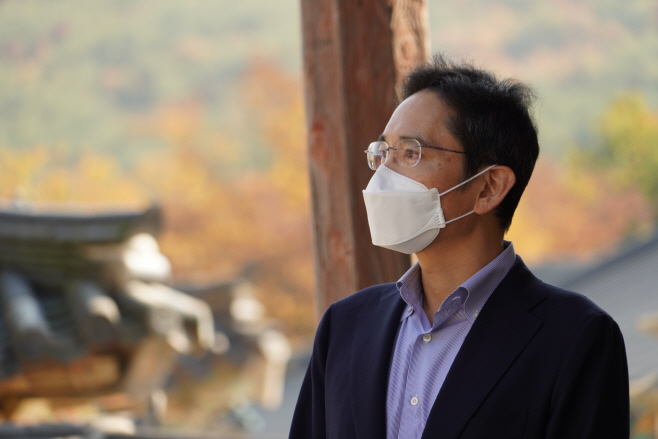 통도사 찾은 이재용 부회장<YONHAP NO-3098>