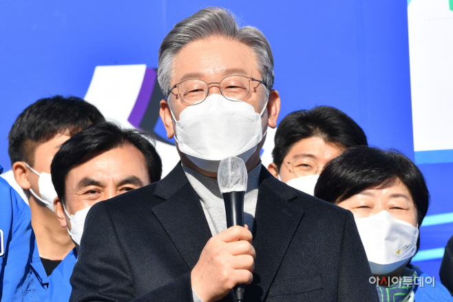 [포토] 이재명 '잘 듣고 실천 하겠습니다'