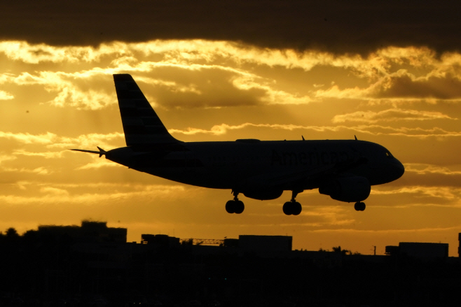 Virus Outbreak Travel <YONHAP NO-1516> (AP)