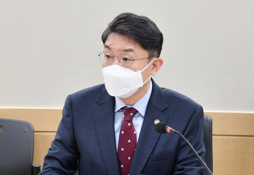 이억원