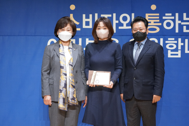 1120 LG U+, 2021년 최고 권위 SNS 시상식 대상 석권