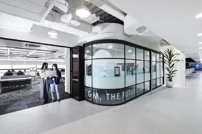 사진자료_GMTCK 엔지니어링 오피스 로비
