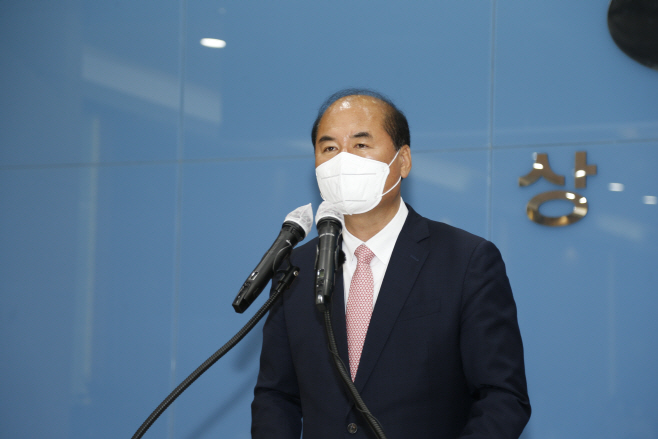 기념사를 하는 강영석 상주시장