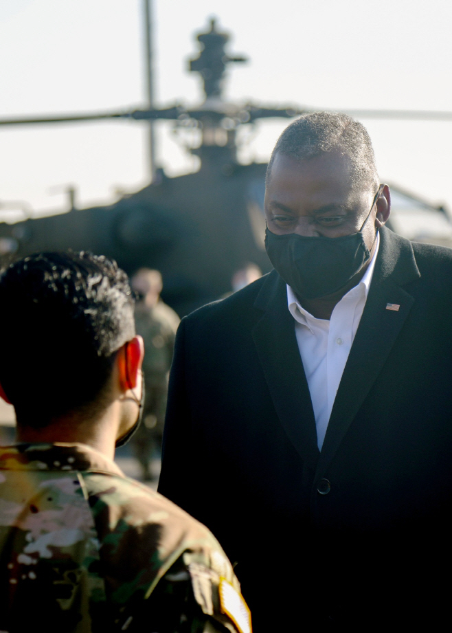 미 국방장관, 평택 주한미군 기지 방문…방한 마치고 출국