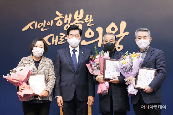 2.(사진)음식물쓰레기 줄이기 경진대회 우수공동주택 수상