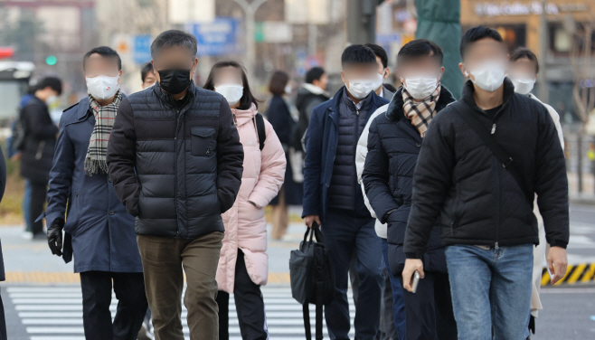 추위 속 출근<YONHAP NO-1520>