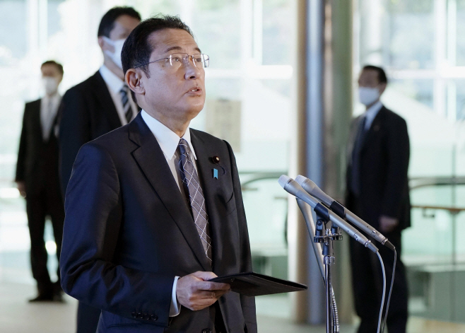 부스터샷 조기 접종 검토 밝히는 기시다 일본 총리