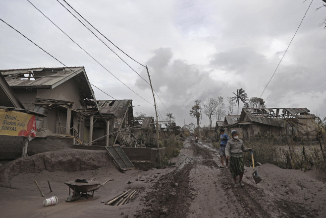 Indonesia Volcano <YONHAP NO-4657> (AP)