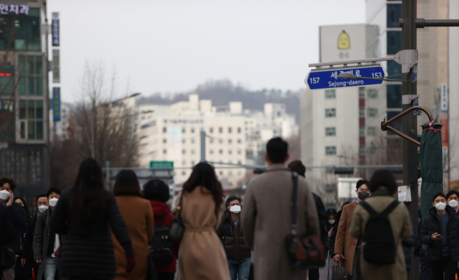'코로나19 공포'에도 출근