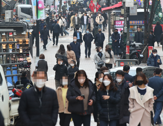 코로나19 확산에 단계적 일상회복도 중단<YONHAP NO-2387>