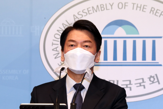 국민통합 주장하는 국민의당 안철수 대선후보<YONHAP NO-3662>