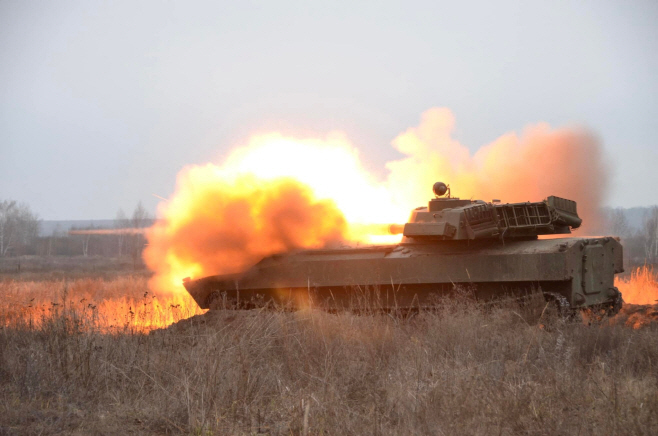 UKRAINE-CRISIS/RUSSIA-ARMIES <YONHAP NO-3417> (via REUTERS)