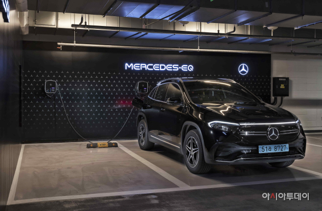 사진2-8월 부산 신세계 백화점에 오픈한 EQ 충전소