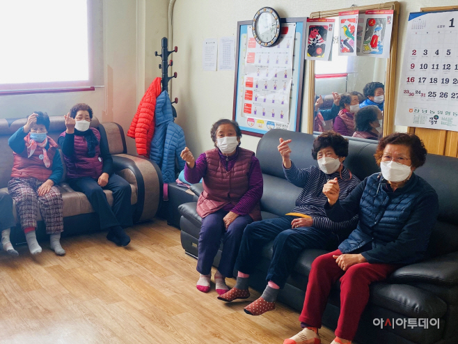 창녕군 경남 최초 전 경로당 벽의자 보급