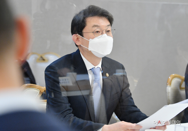 이억원 차관