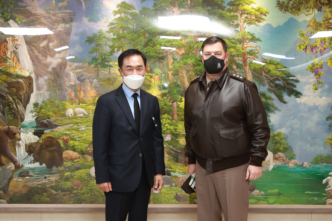정장선 평택시장, 미8군 사령관 면담