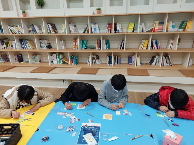 1-2. 사진(청소년상담복지센터 겨울방학 프로그램 운영)