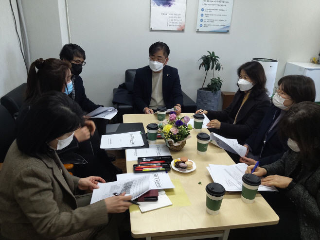 이기형 의원, 김포교육도서관 리모델링 현장방문 업무보고