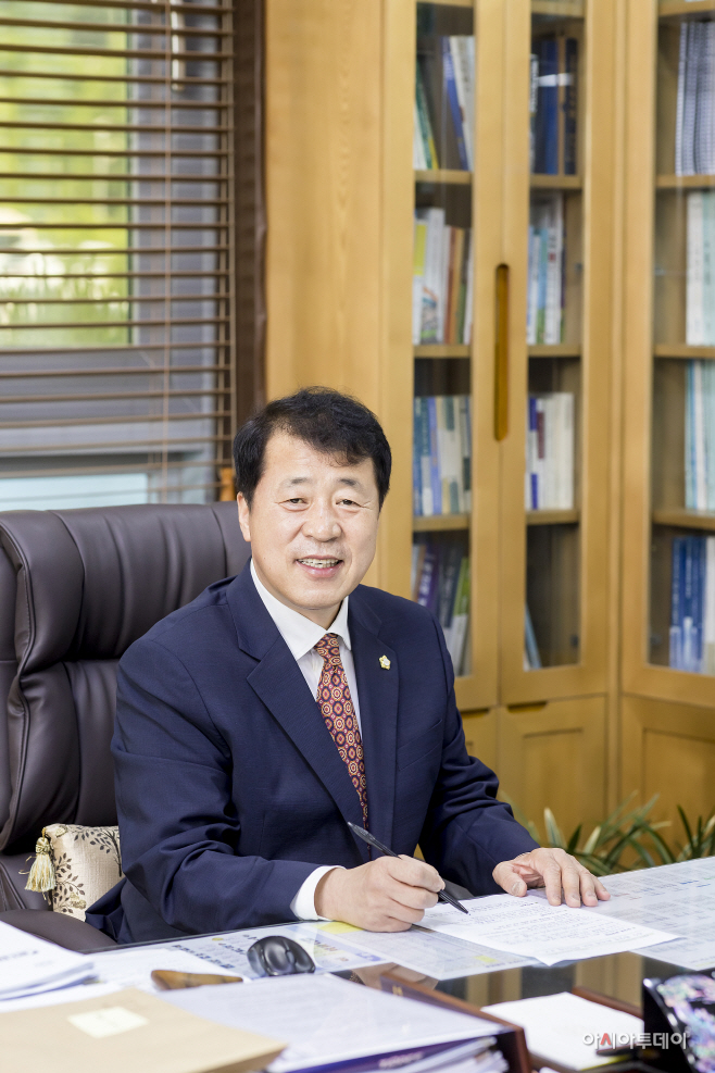 이철영 의장님
