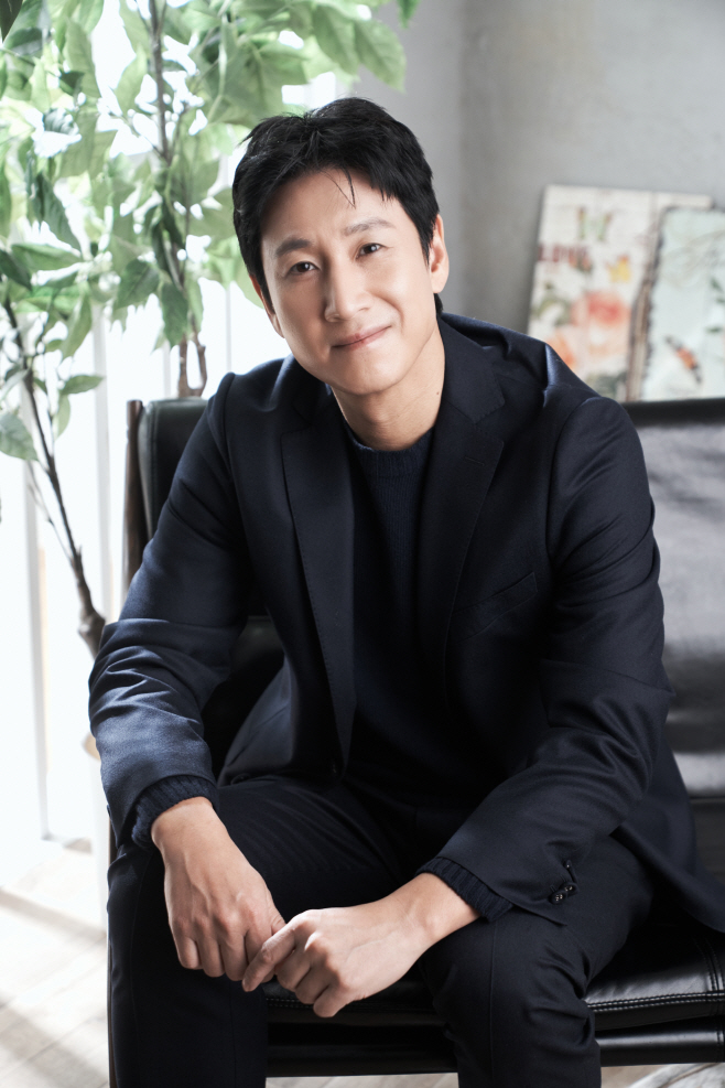이선균