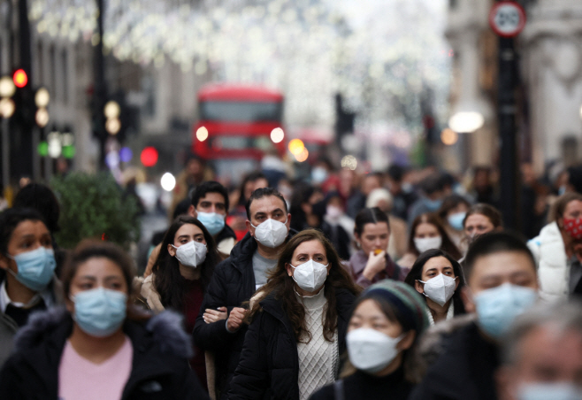 HEALTH-CORONAVIRUS/BRITAIN <YONHAP NO-0252> (REUTERS)