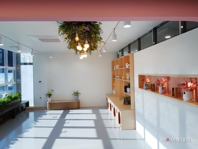 서산시, 동물보호센터 입양카페 개소