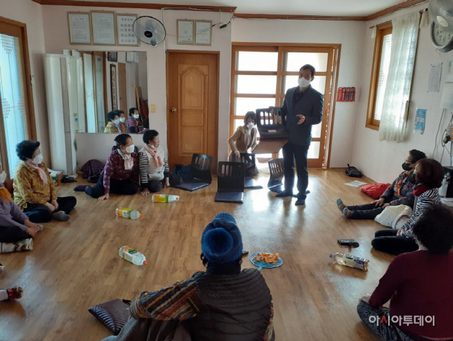 20220208-무안면, 허리편안경로당만들기 지원사업 (1)