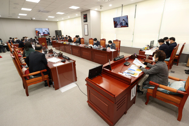 기획재정위원회, 광교 신청사에서 2022년 첫 업무보고