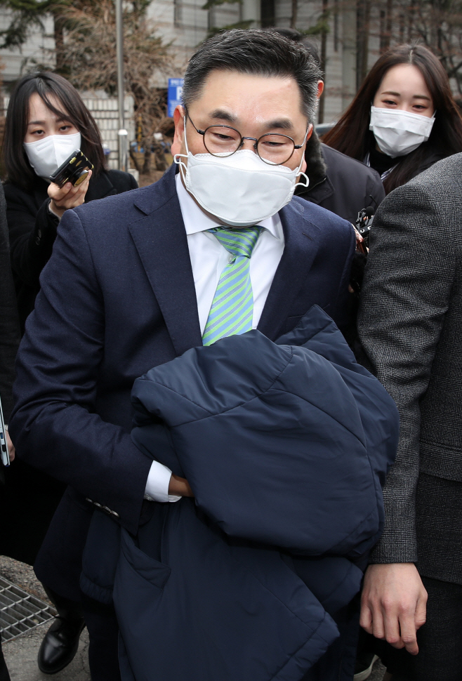 구본상 LIG 회장, 1심서 무죄<YONHAP NO-6341>