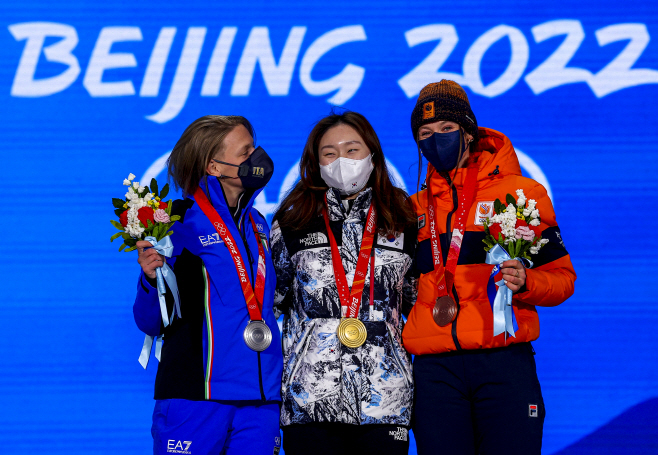 [올림픽] 최민정, 우리가 1500m 최고<YONHAP NO-1828>