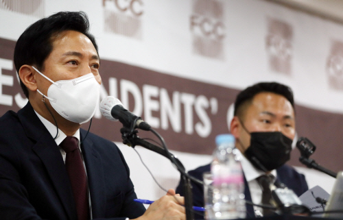 외신기자 질문에 답하는 오세훈 서울시장