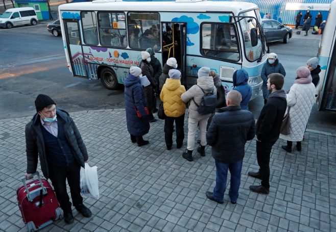 UKRAINE-CRISIS/EVACUATION <YONHAP NO-5983> (REUTERS)