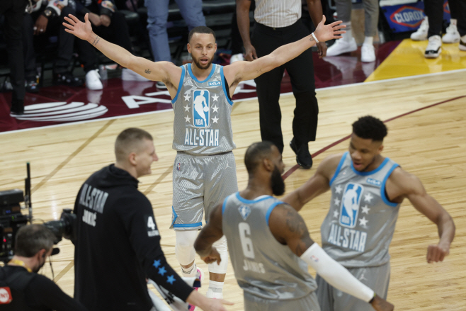 NBA All Star Game Basketball <YONHAP NO-3871> (AP)