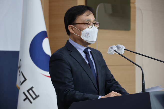 정례브리핑 하는 최영삼 외교부 대변인