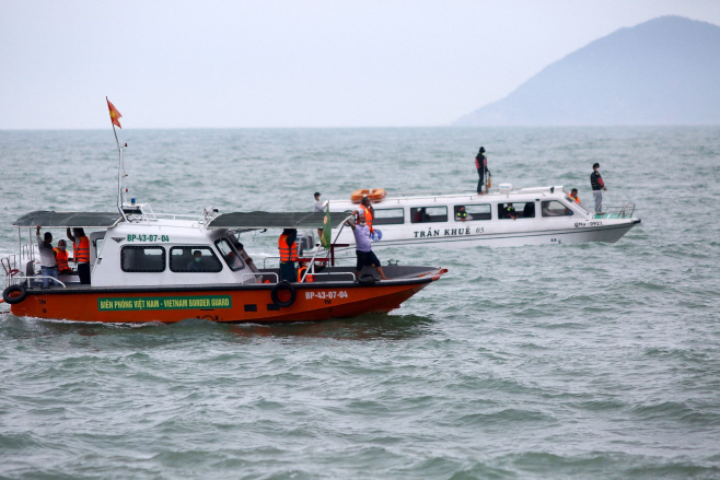 VIETNAM-BOAT-ACCIDENT-TOURISM <YONHAP NO-5948> (AFP)