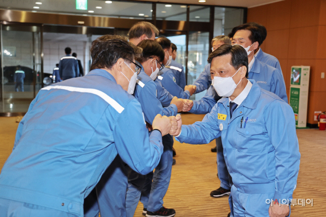 포스코 김학동 대표이사 부회장 직원들과 취임 인사 220302 (1)