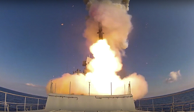 Russia Ukraine War Weapons Explainer