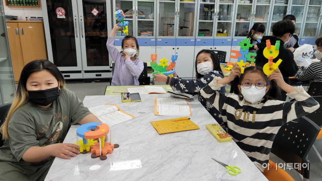 [사진1] 온드림스쿨 메이커교실 활동사진