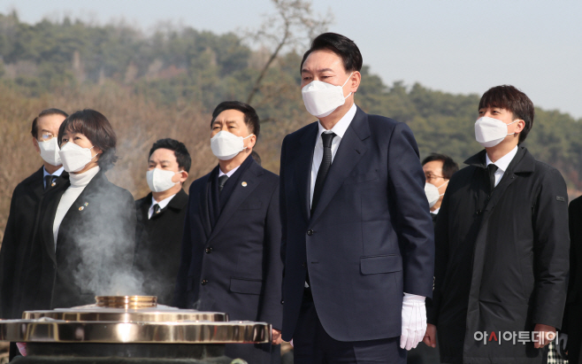 윤석열 현충원 참배2