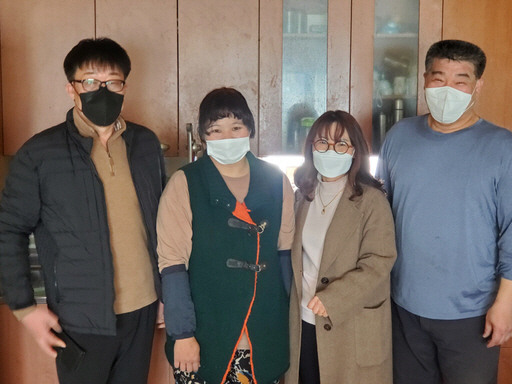 2-2. 사진(전원 싱크대, ㈜한신전기 LED조명 교체 재능기부)